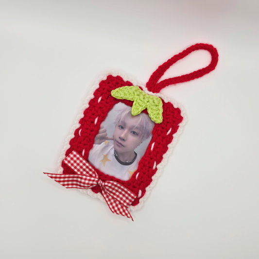 Strawberry Picnic Photocard Holder